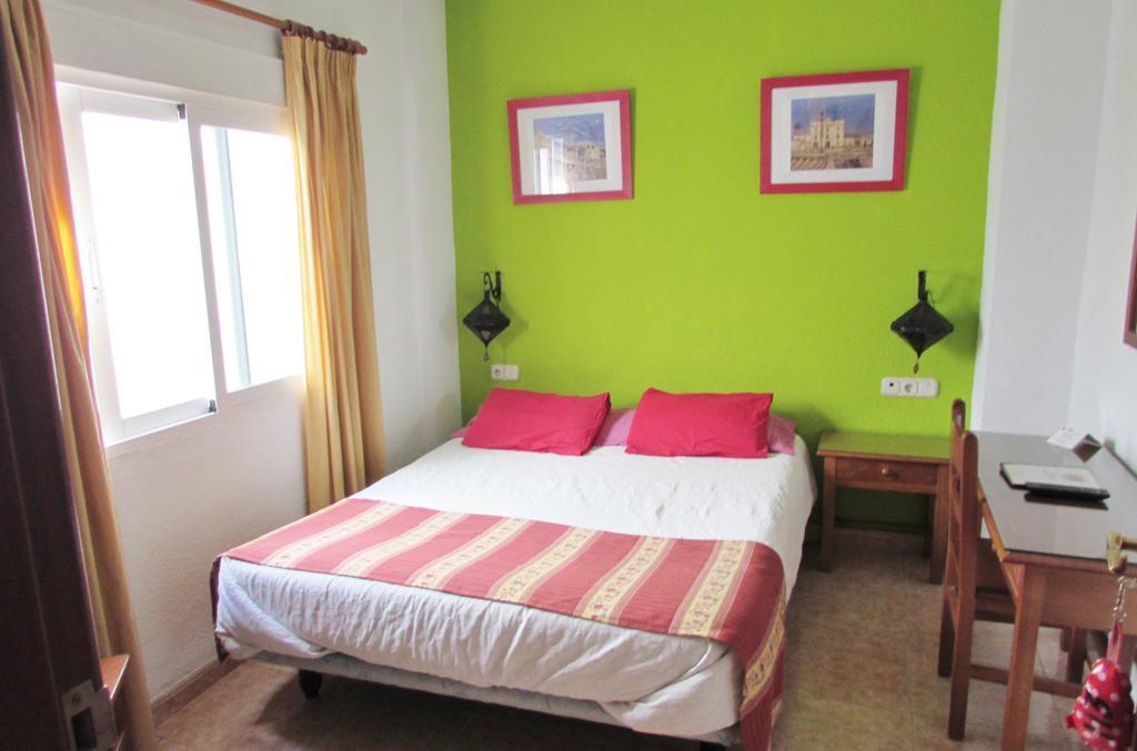 Hostal Nuevas Naciones Гранада Екстер'єр фото